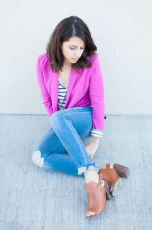 Houston Fashion Blog - Dede Raad Pink Blazer Casual Look
